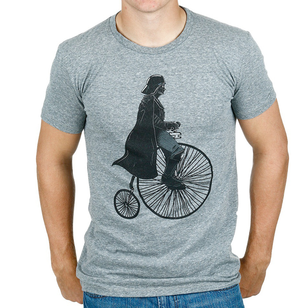 映画 スターウォーズ ダース・ベーダー 自転車に乗ったダースベーダー メンズ 男性用 半袖 Tシャツ キャラクター グッズ ハロウィン